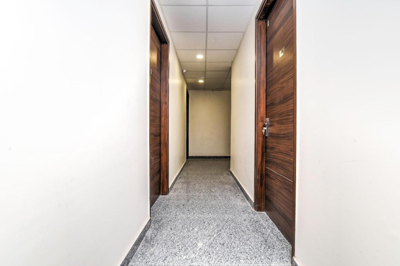 Flagship Eon Studio Apartments Mangvadi Buitenkant foto